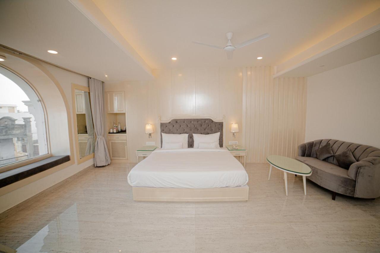 Отель Pearl Courtyard Варанаси Экстерьер фото