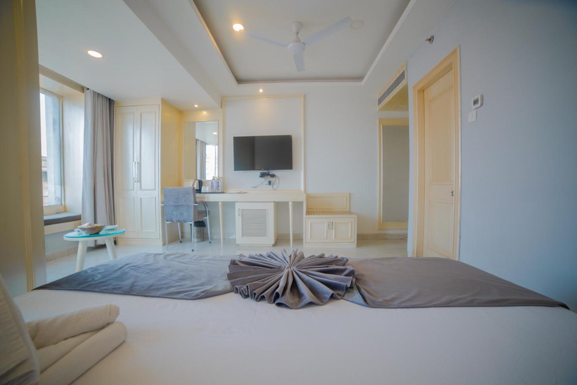 Отель Pearl Courtyard Варанаси Экстерьер фото